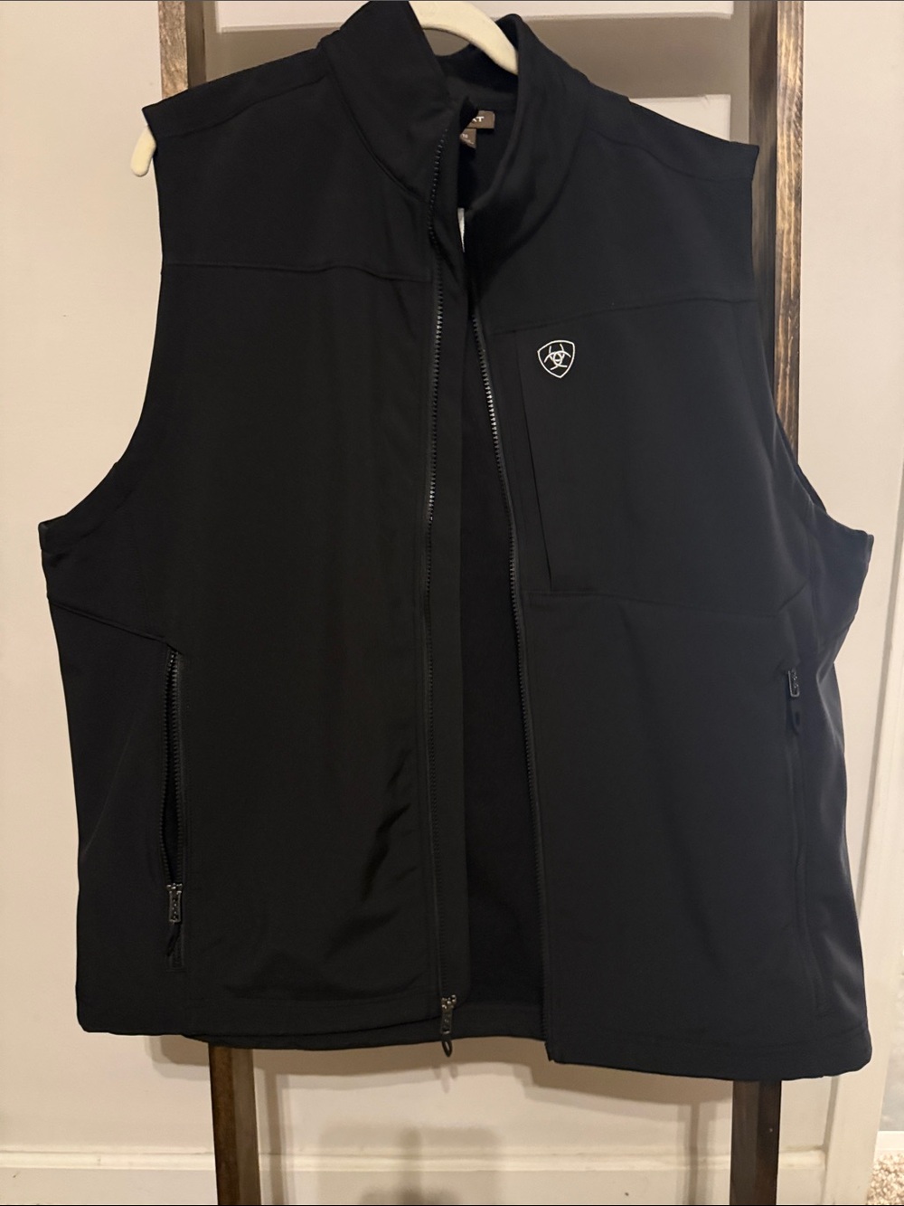 Ariat Men's Black Softshell Zip Vest